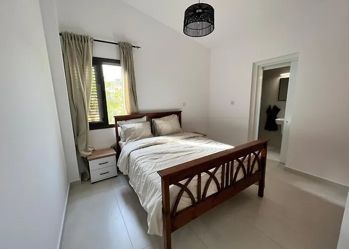 Zeus Holiday Home
